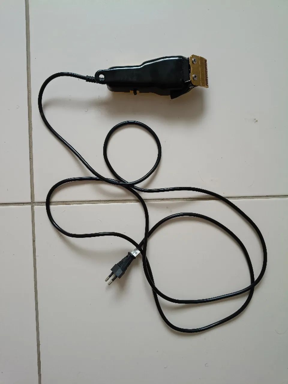 Máquina de cortar Cabelo COM DEFEITO - Foto 2