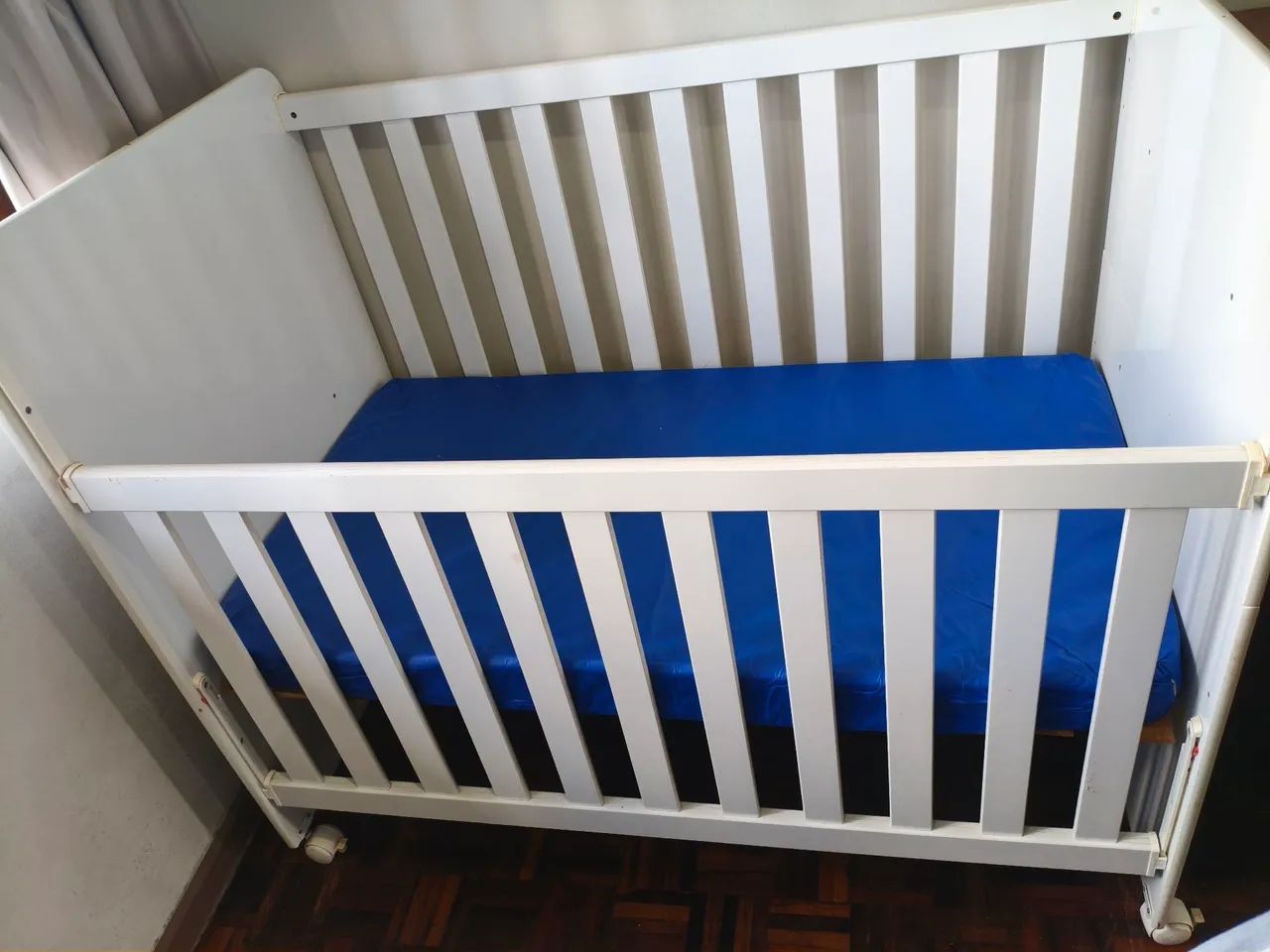 Vendo berço com colchão  - Foto 2