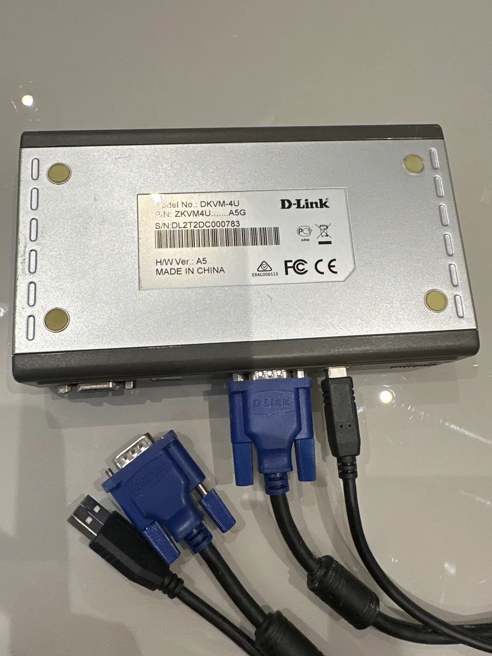 Chaveador KVM D-Link 4 portas VGA e USB.  - Foto 4