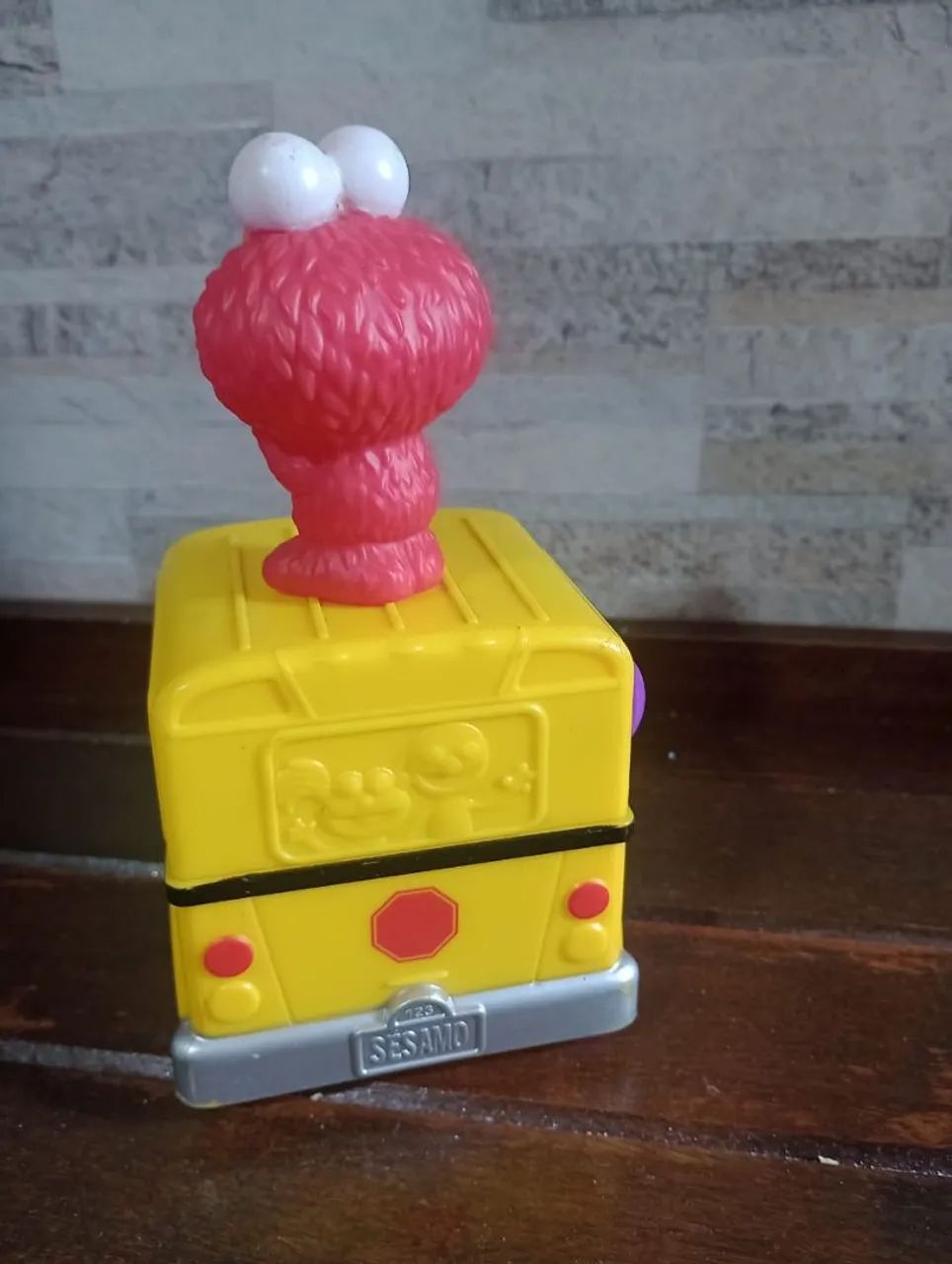 Ônibus com boneco elmo vila Sesamo - Foto 4