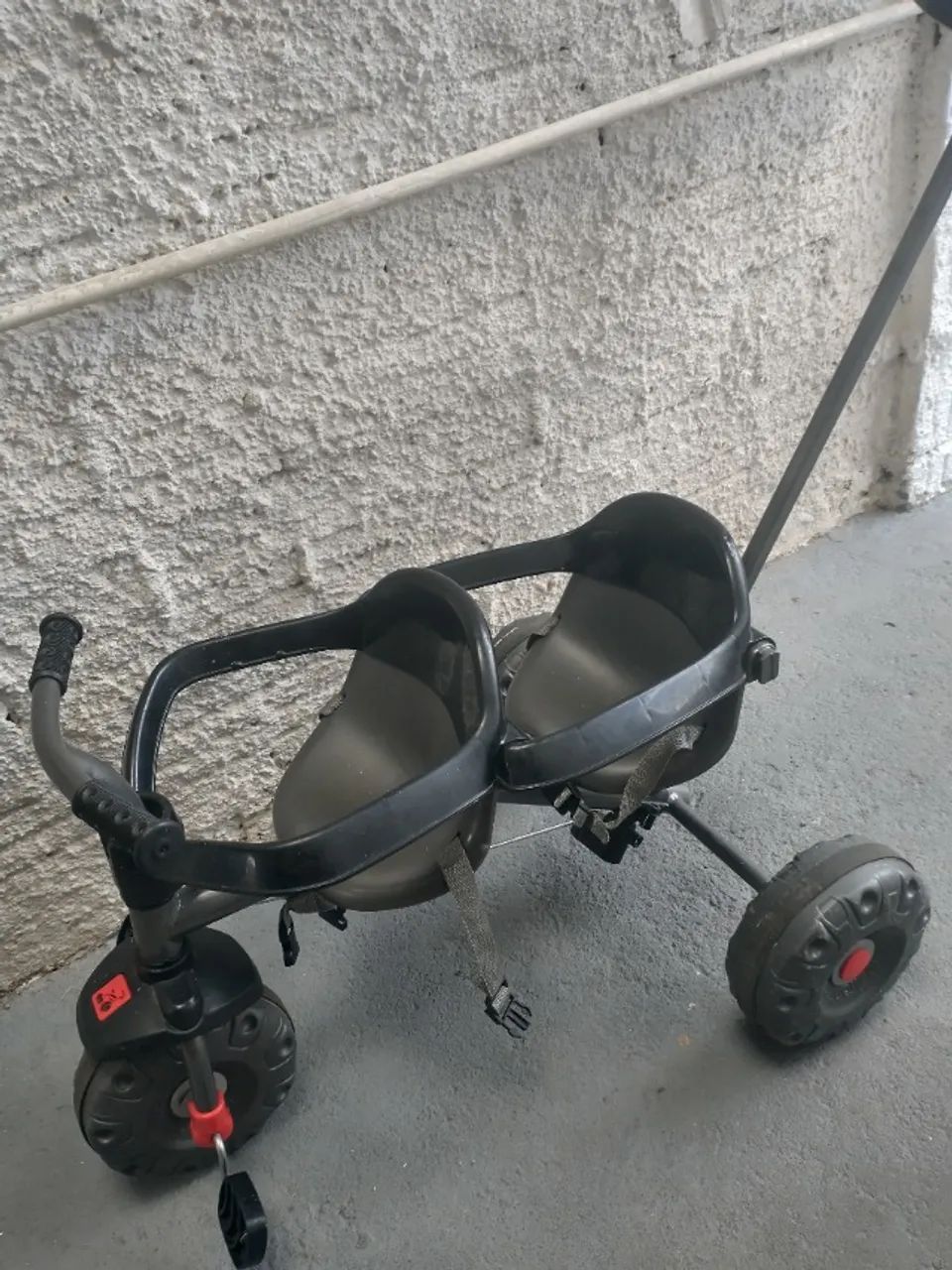 Carrinho Duplo triciclo Gemeos - Foto 5