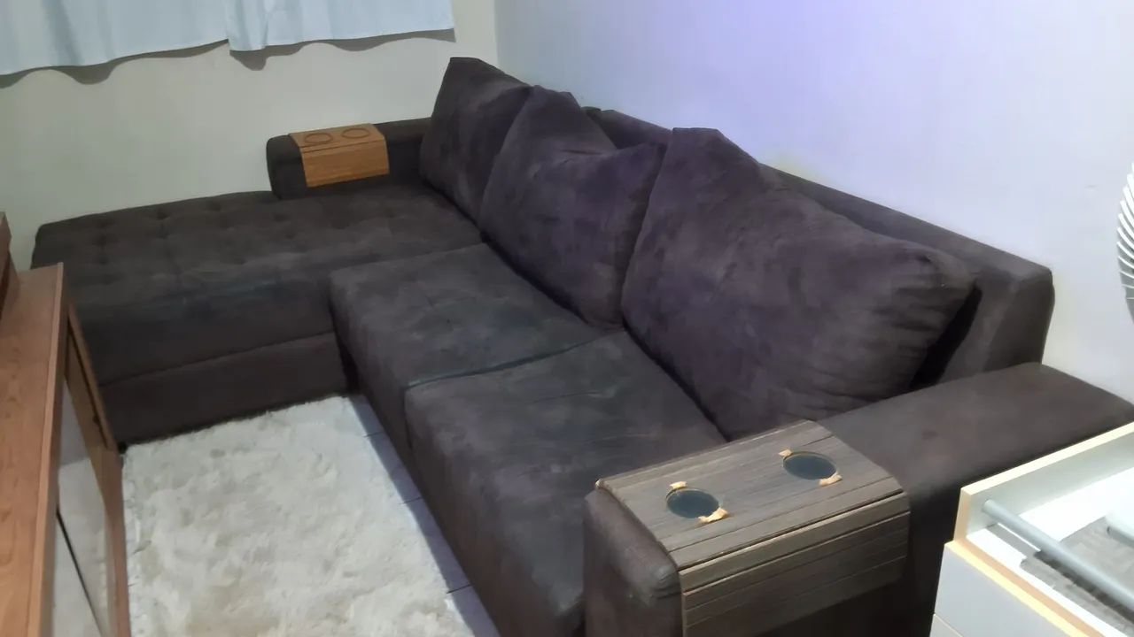 Sofá de Suede com chaise do lado direito - Foto 4