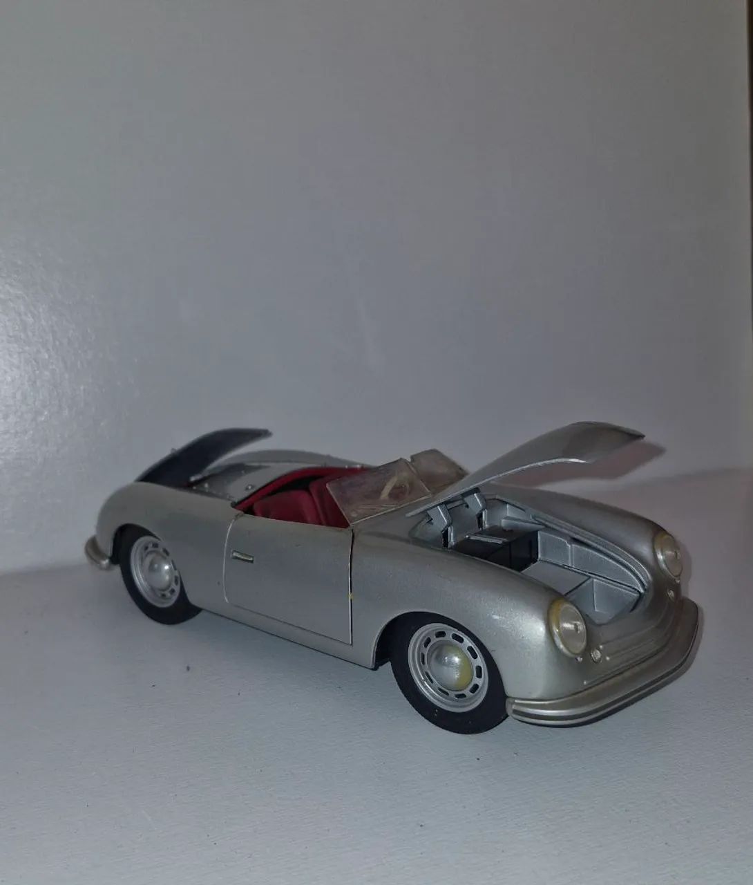 Porsche miniatura 1/18 1948