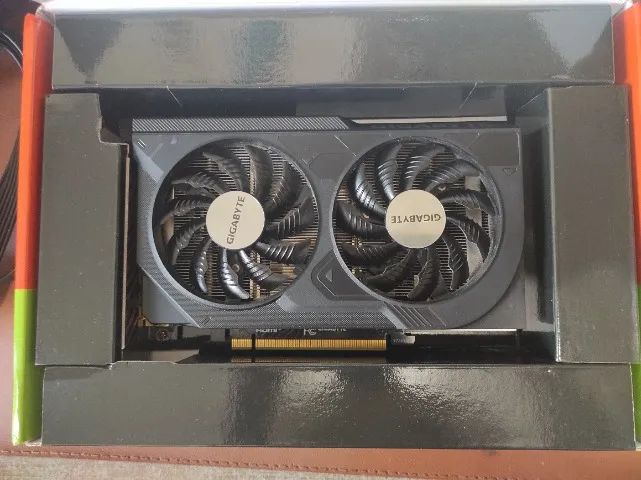 GIGABYTE RTX 4060 WINDFORCE OC 8GB (COM DETALHES) - Foto 2