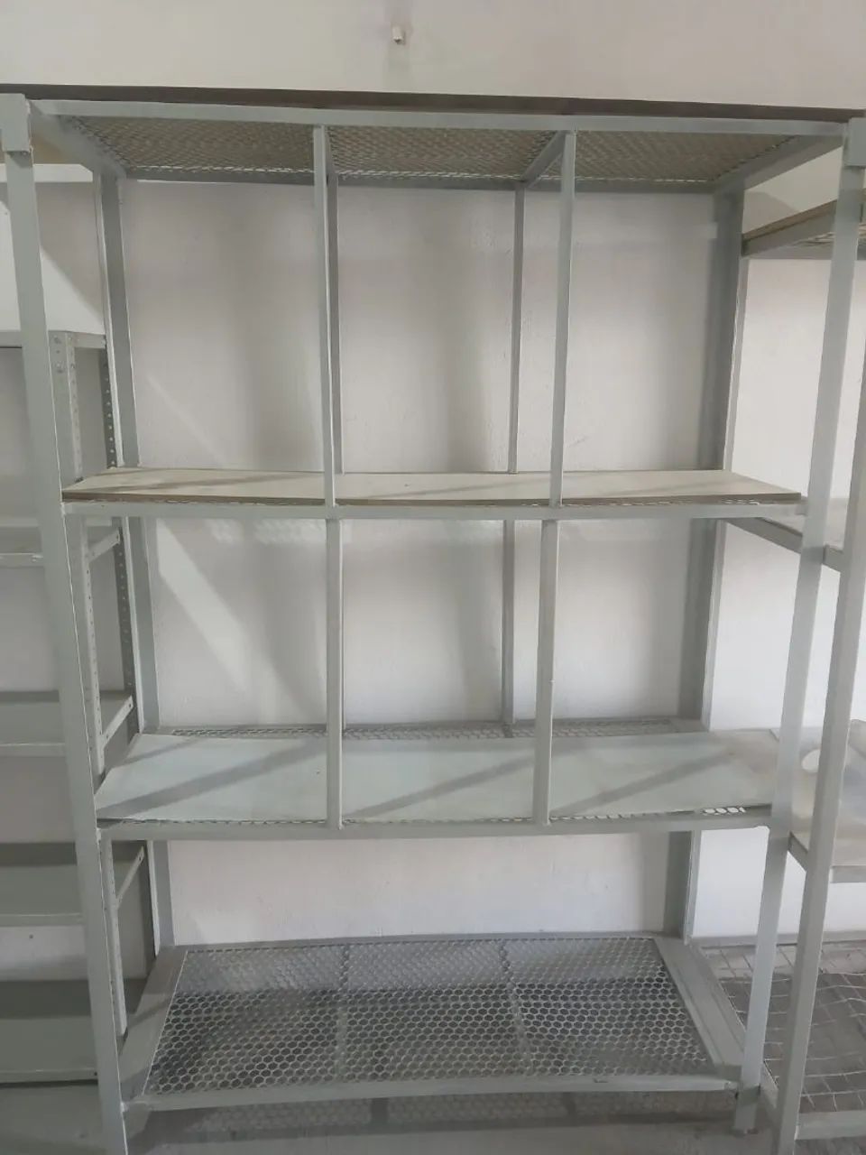 Estantes de Ferro