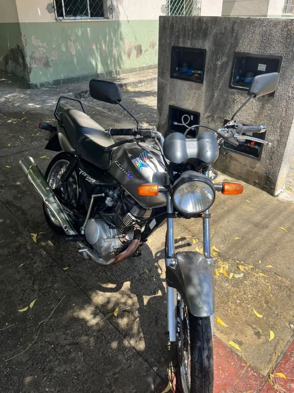 Titan 150 