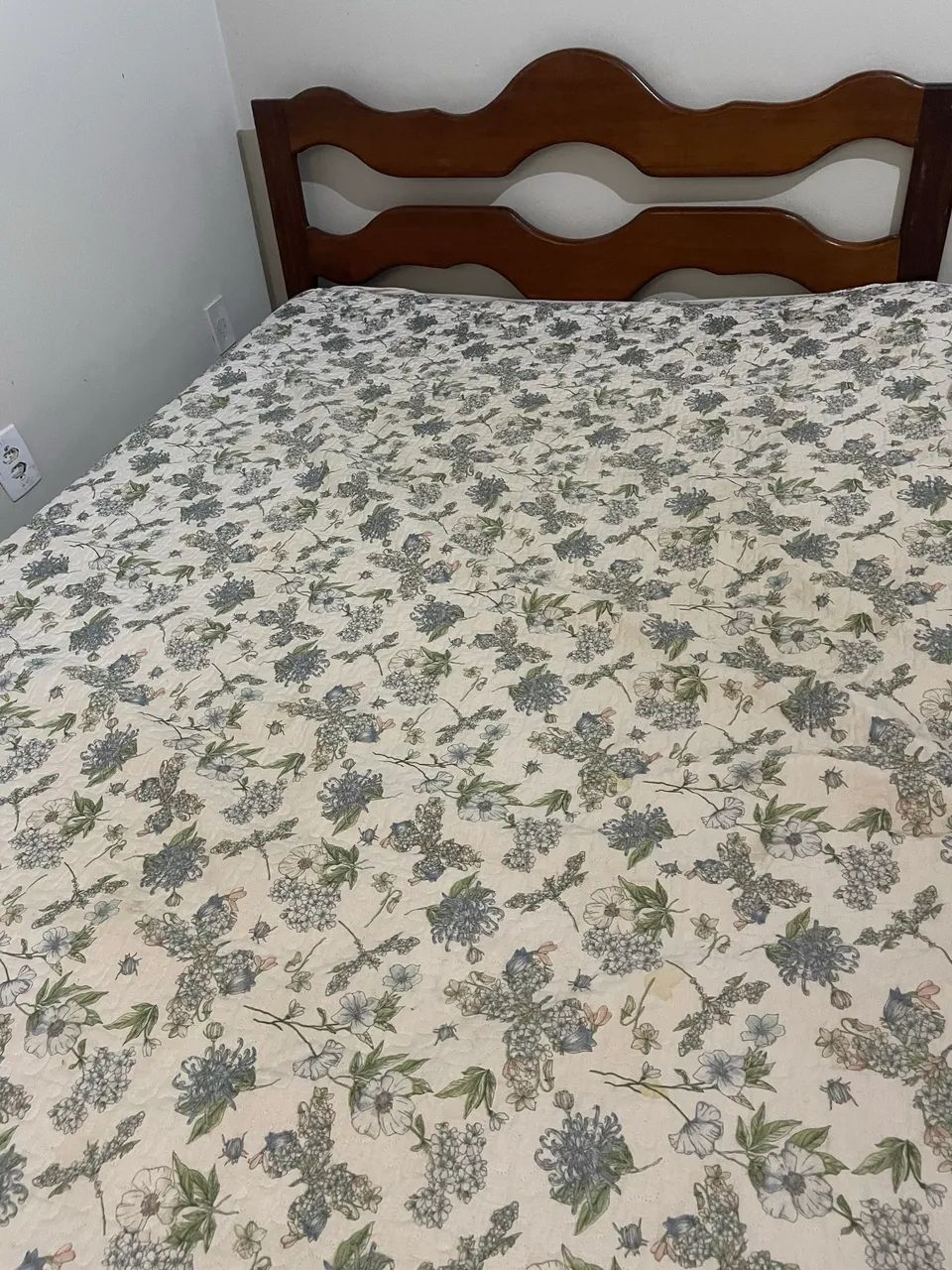 Cama de madeira e colchão  - Foto 2