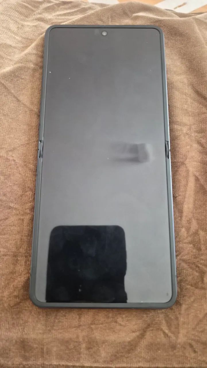 Samsung Z Flip 7 - Foto 3