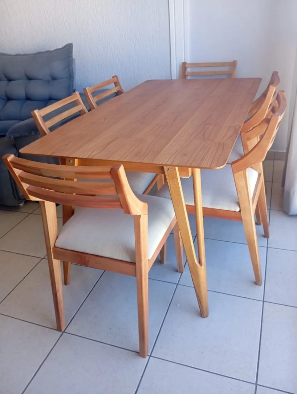 mesa de jantar lux com 6 cadeiras ( Madeira macica )  - Foto 3