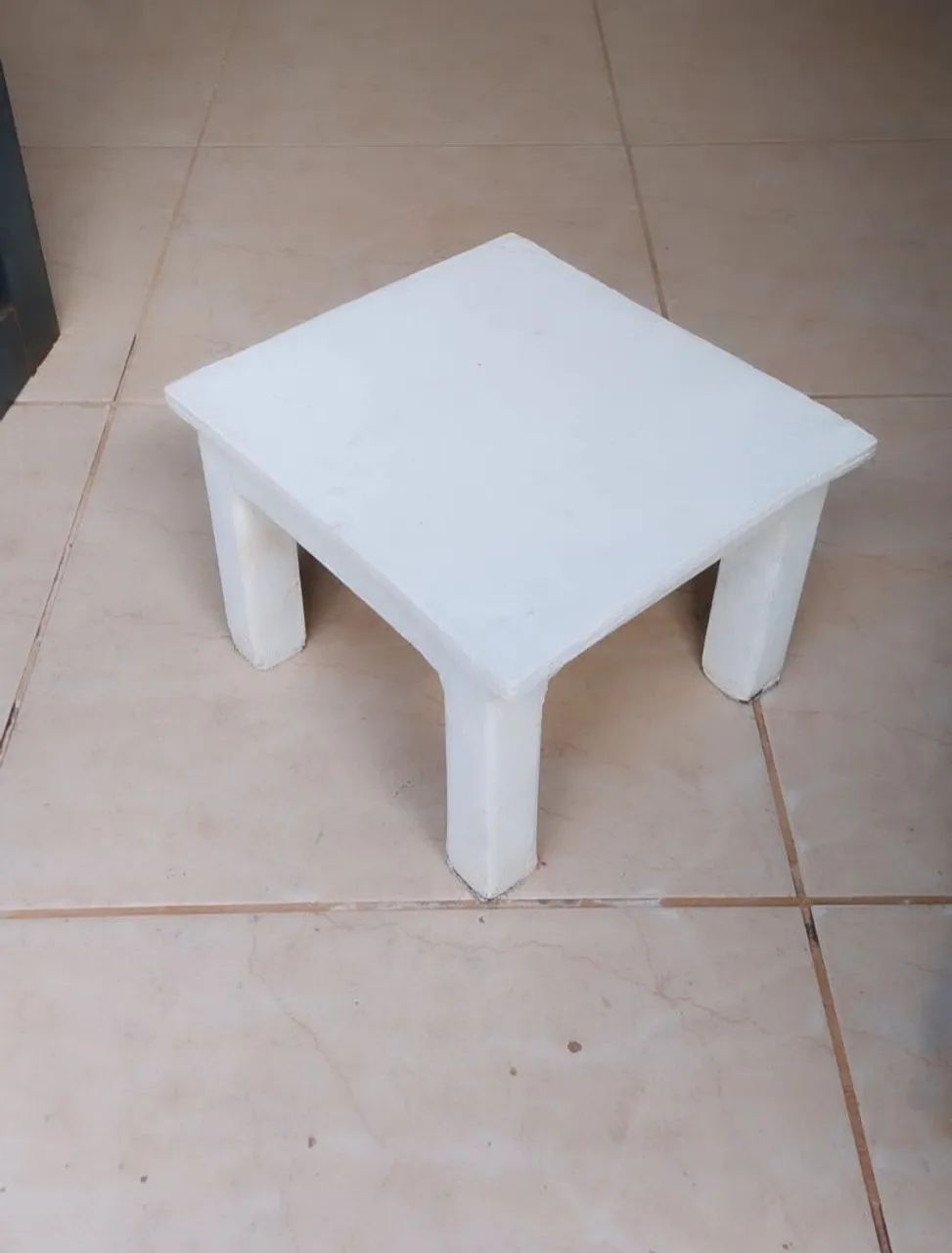 Banquinho de madeira 