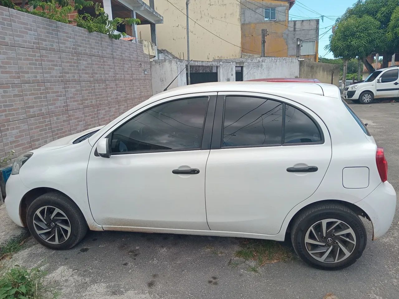 Nissan March 2015