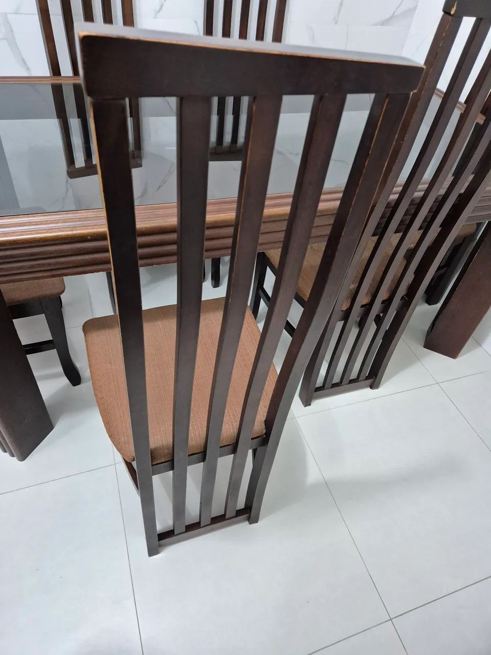 Vende-se mesa com 6 cadeiras - Foto 5