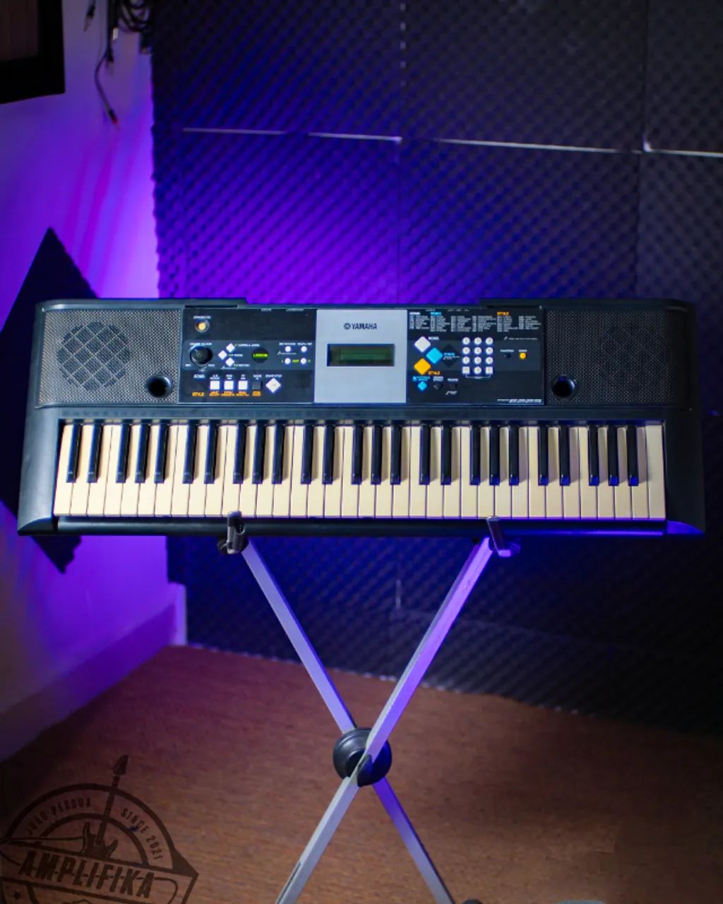 Teclado Yamaha PSR E233 61 Teclas