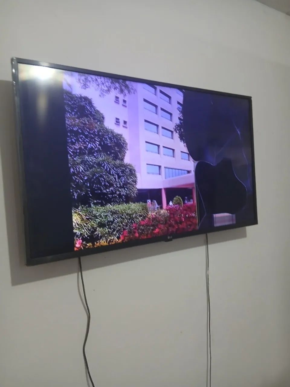 Tv quebrada - Foto 2