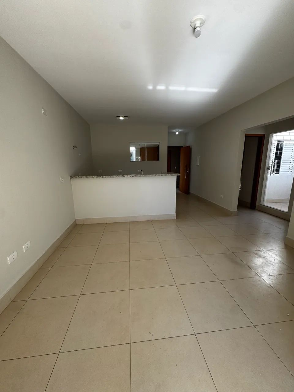 Excelente Apartamento de 2 Quartos com Suíte e 2 Vagas de Garagem para Locação  - Foto 4