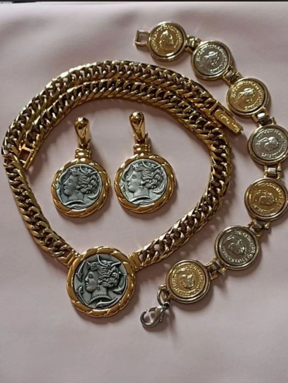 Conjunto Pierre Cardin camafeu jóias 