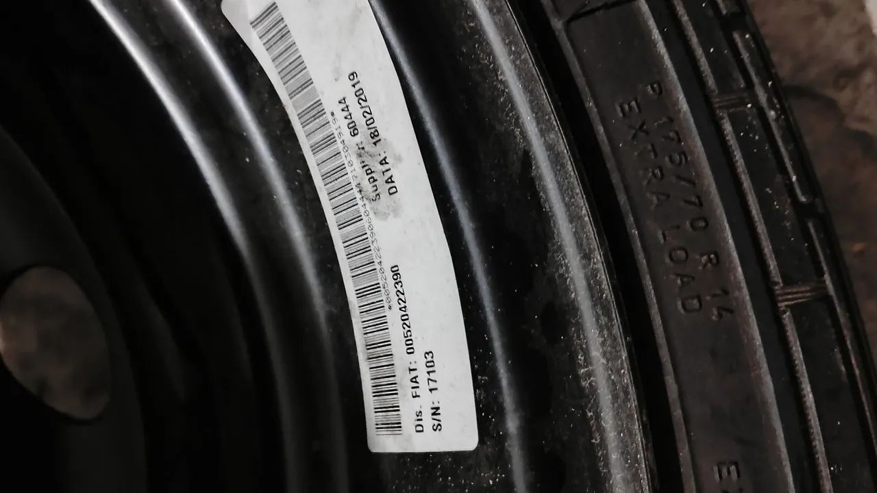 Pneu Pirelli 175 70 88t chrono  - Foto 4