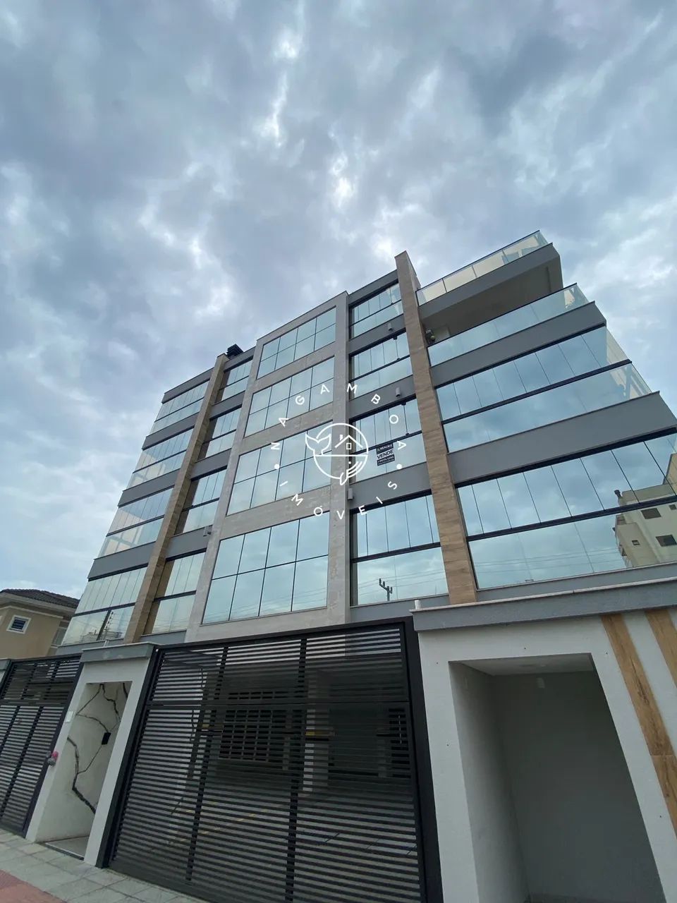 Apartamento Mobiliado 2 Quartos com Suíte a 150m da Praia Grande - Foto 2