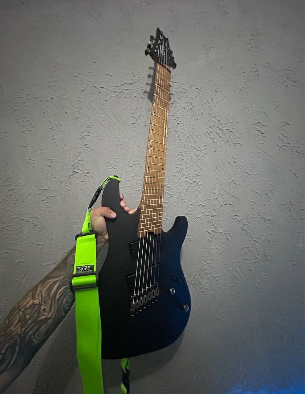 Guitarra Cort 7 Cordas Multiscale  - Foto 4
