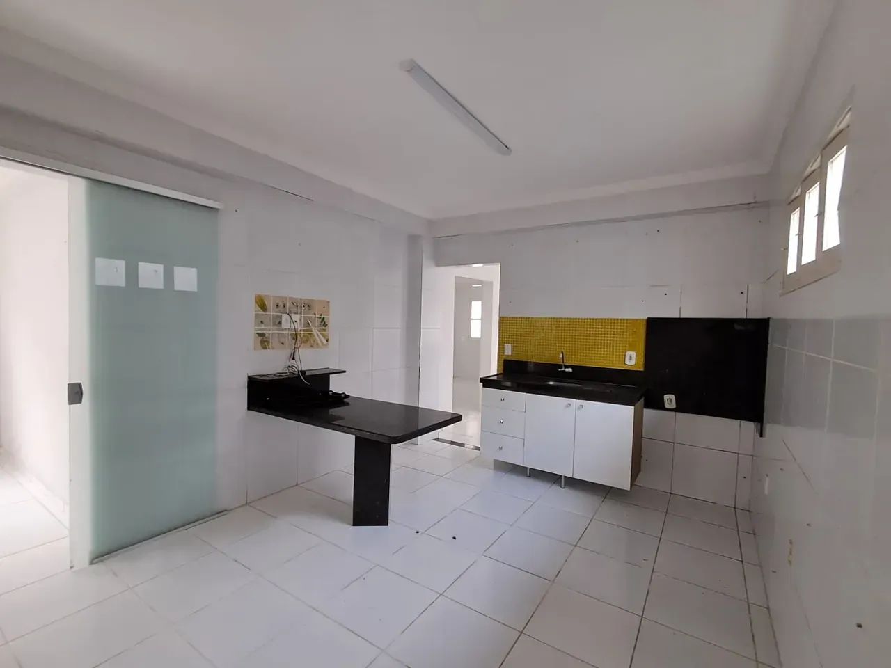 ALUGO CASA COM 3 QUARTOS, NOVA ESPERANÇA. - Foto 5