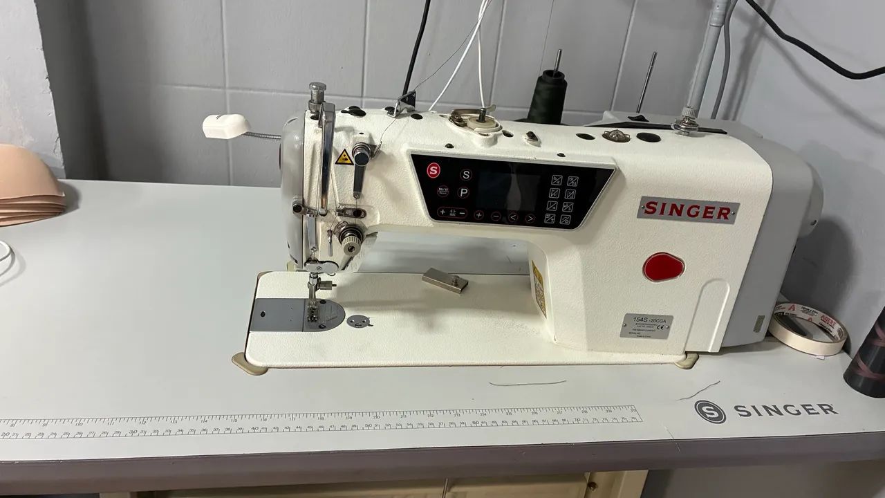 Maquina reta industrial eletrônica 