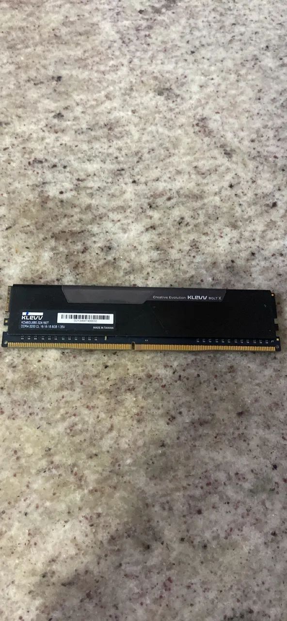 Memória ram 8GB ddr4 C/defeito - Foto 2