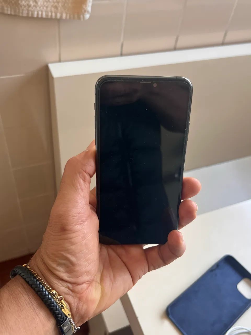 Vendo iPhone 11 Pro Max semi novo - Foto 3