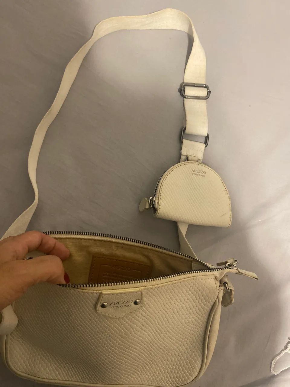 Bolsa Arezzo couro branca  - Foto 2