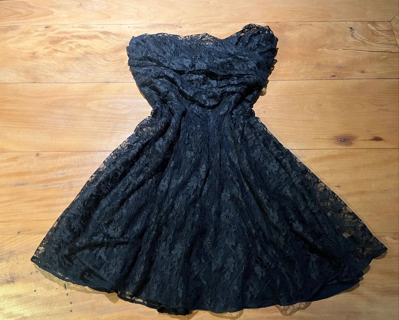 vestido preto rendado tomara que caia dark doll - Foto 3