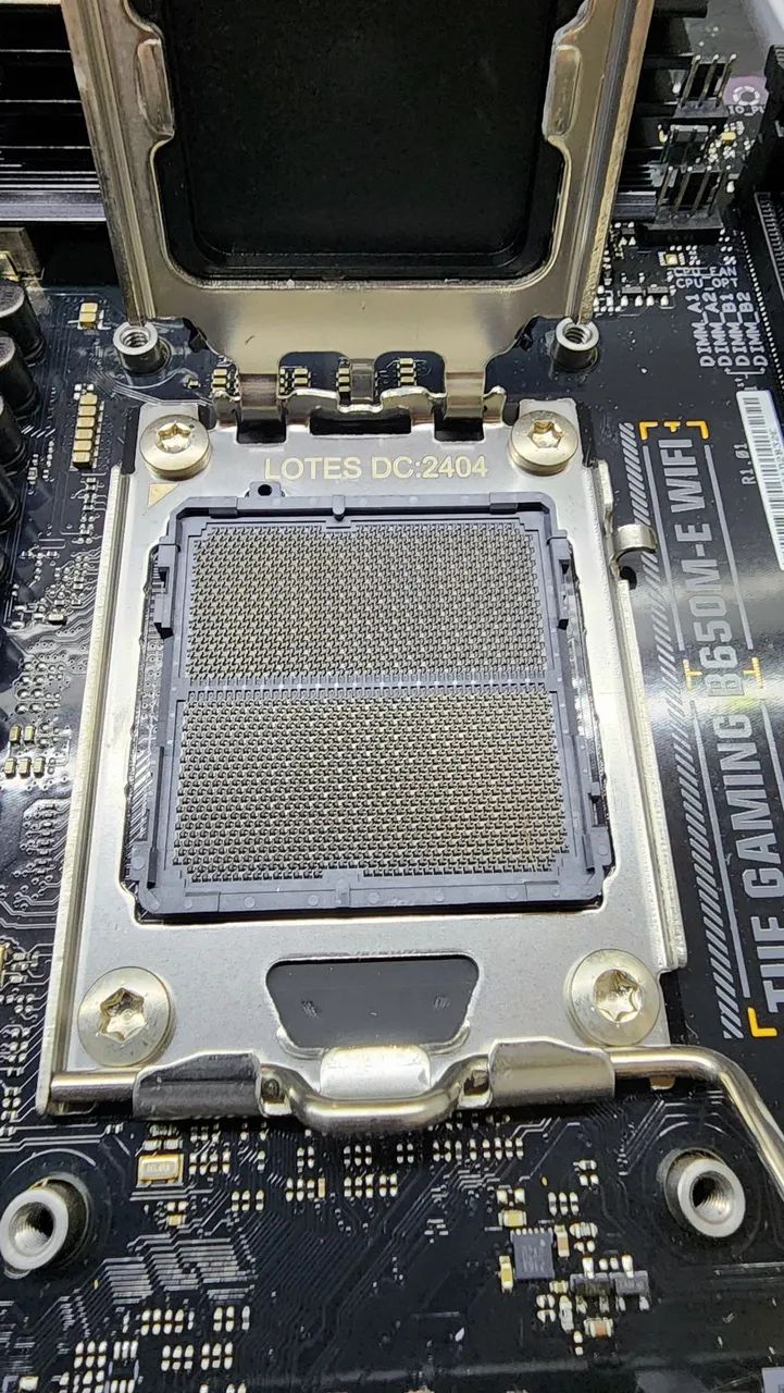 TUF Gaming B650M-E Wifi COM DEFEITO - Foto 4