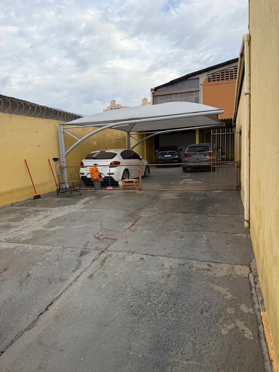 Casa com Barracão comercial no Roosevelt  - Foto 2