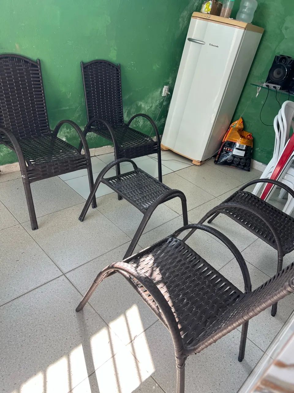 Conjunto de 4 Cadeiras E Mesa De Centro - Foto 4