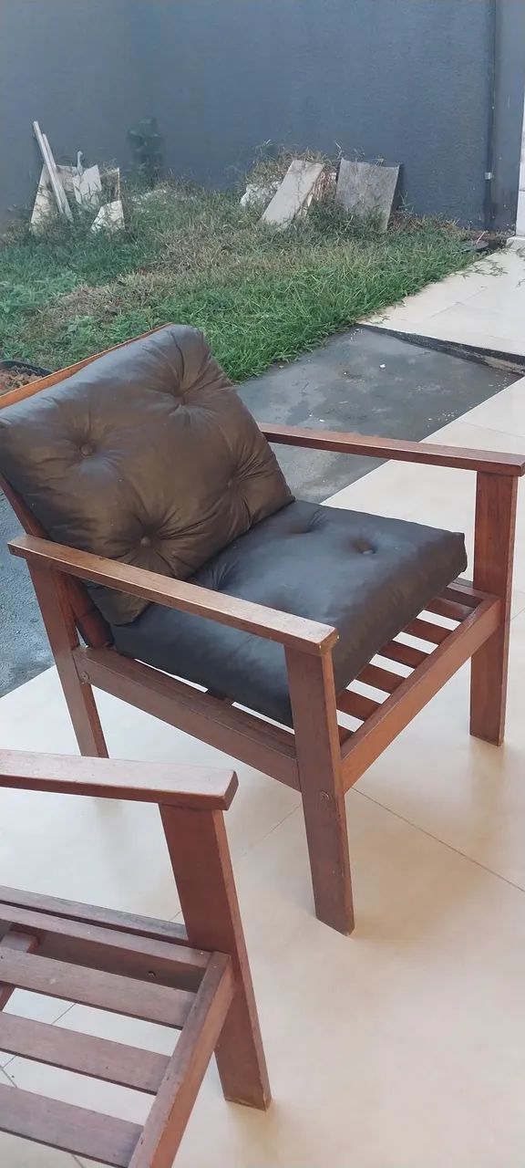 Conjunto cadeiras em madeira - Foto 4