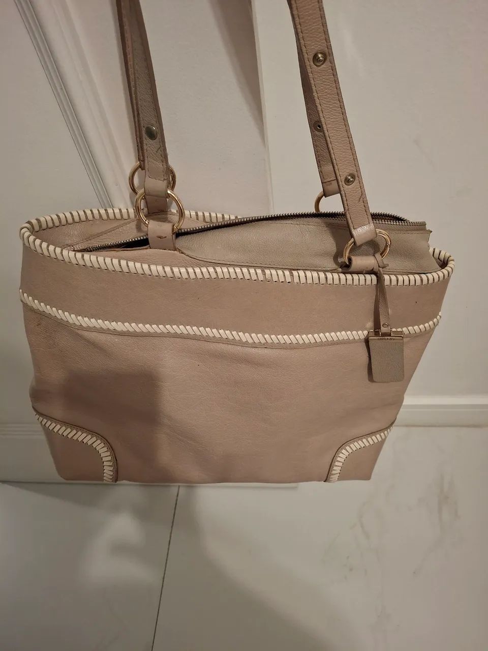Linda bolsa arezzo grande 100% couro