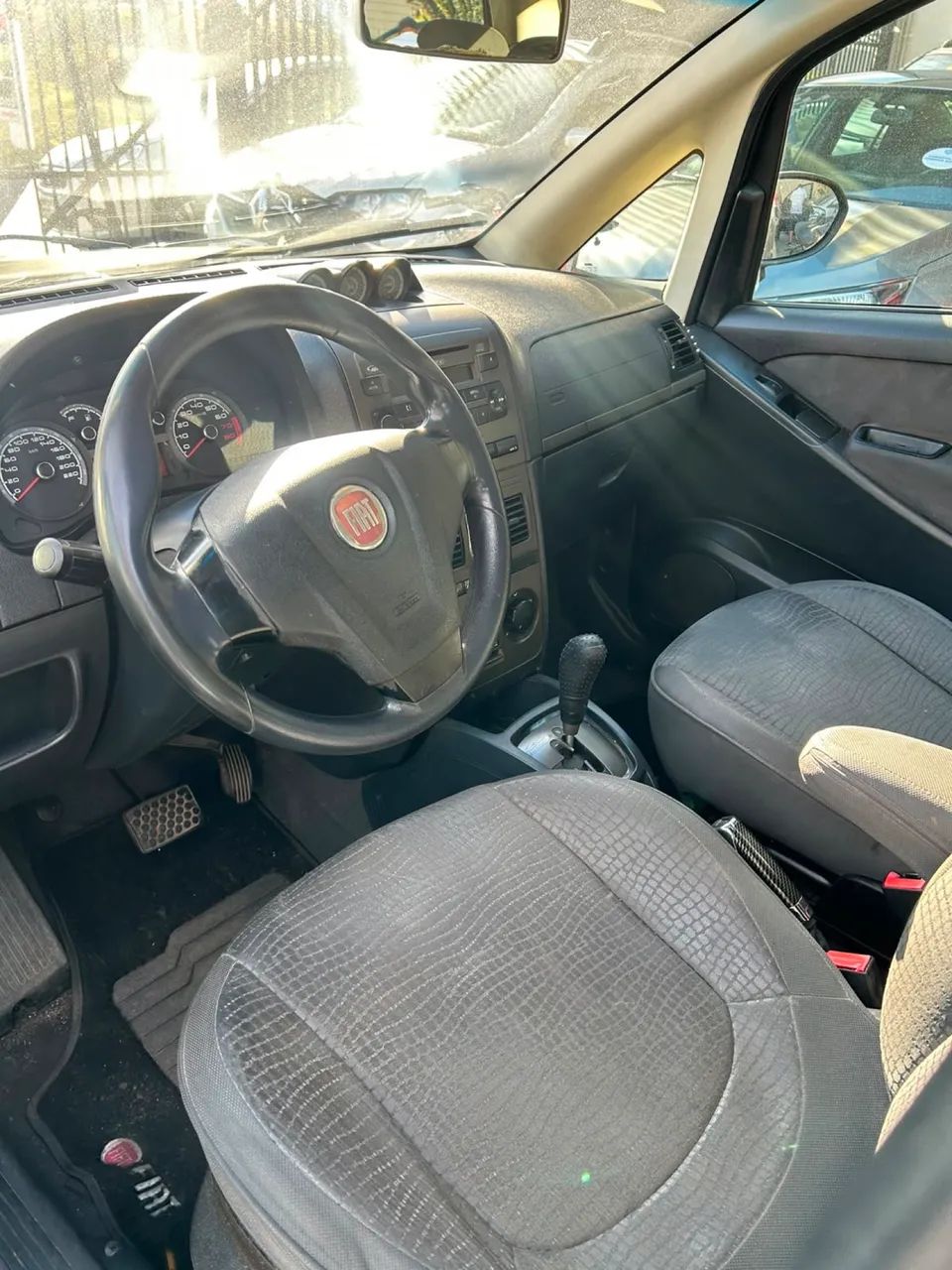 Fiat Idea Adv./ Adv.lock.dualogic 1.8 Flex 5P 2011 - Foto 4