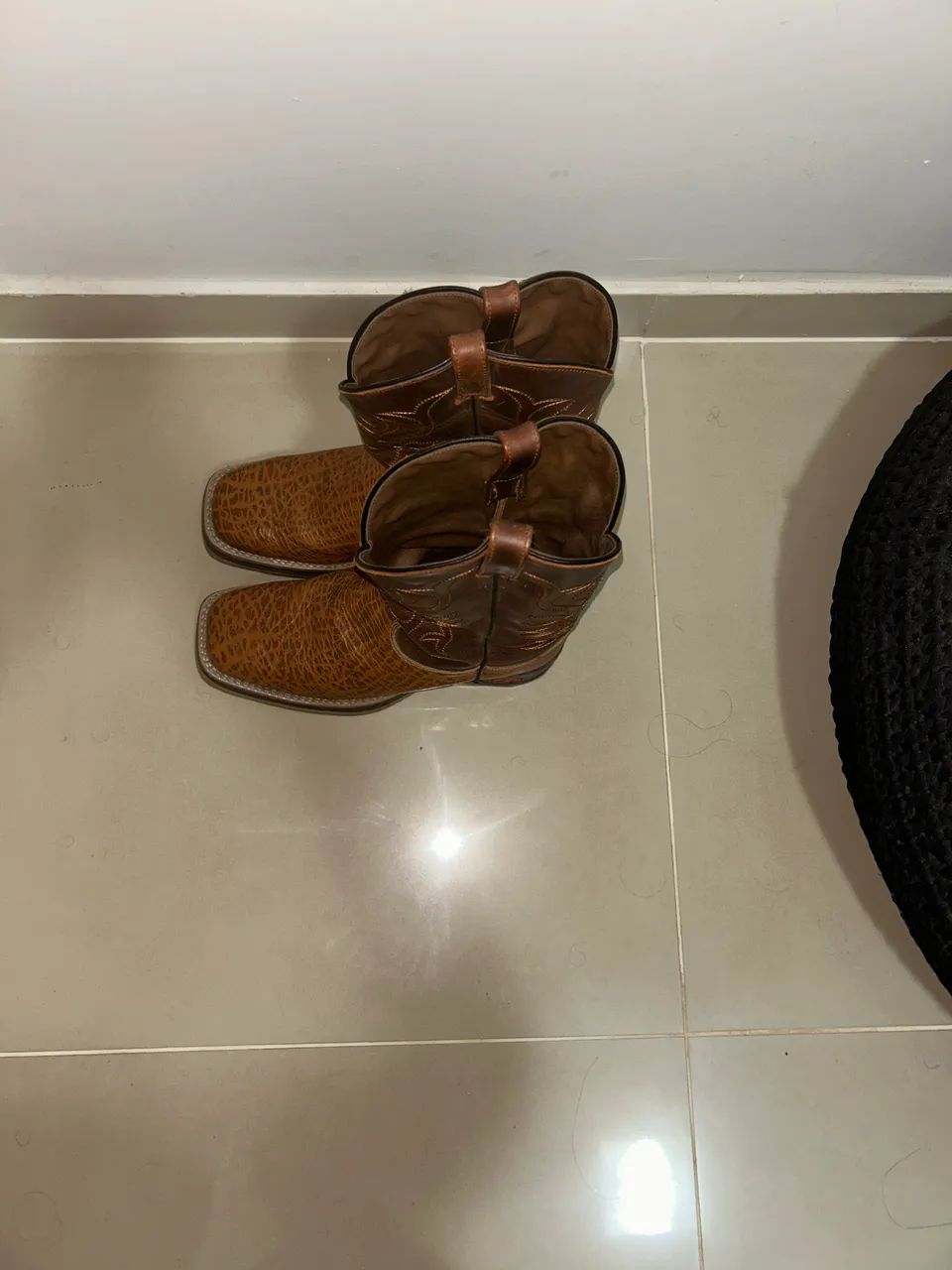 Bota Solado Jump Imitação couro de cabeça  - Foto 2
