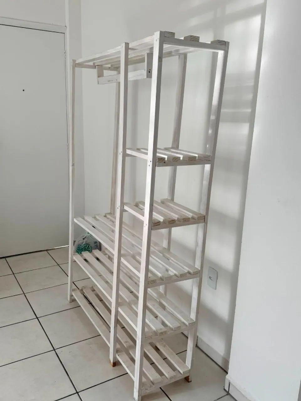 ARARA/GUARDA ROUPA DE MADEIRA
