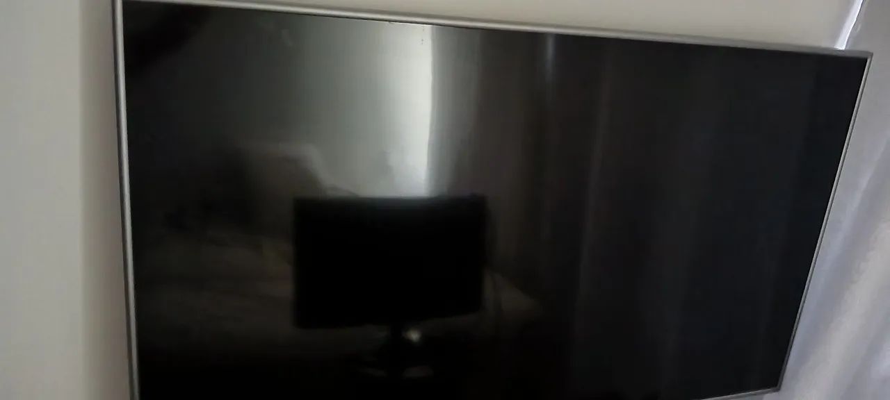 Vendo TV 55 4k com defeito - Foto 2