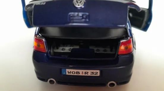Miniatura Volkswagen Golf R32 Escala 1:24 - Foto 5