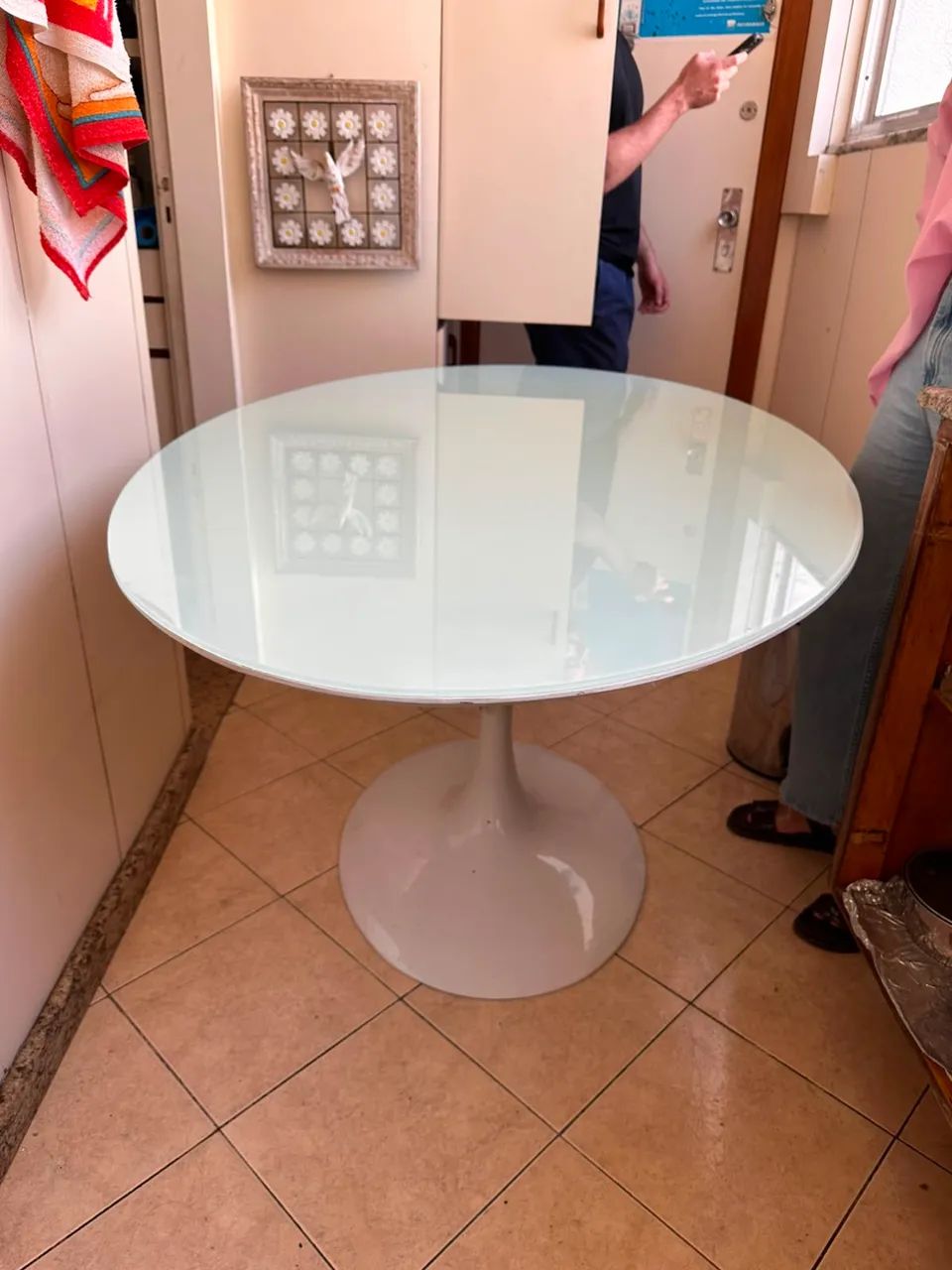 Mesa de jantar oval branca - Foto 2