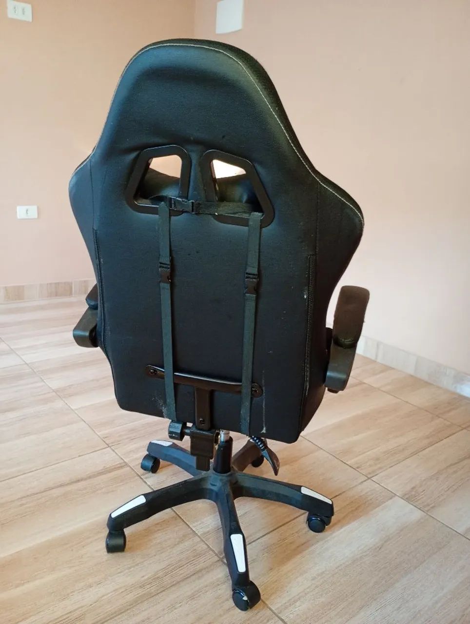 Cadeira gamer semi nova  - Foto 2