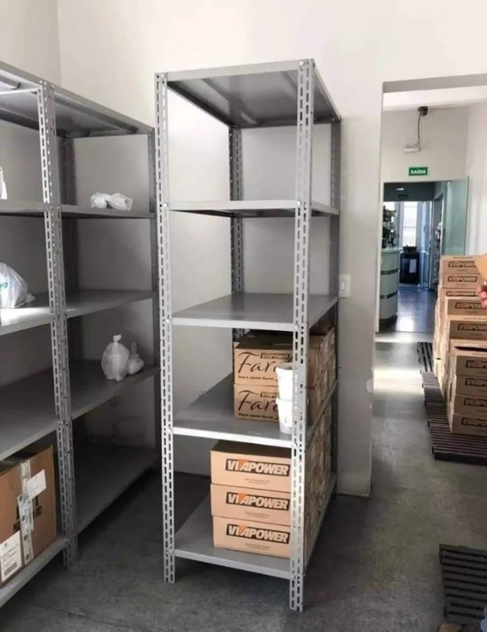 estante de aço reforçada