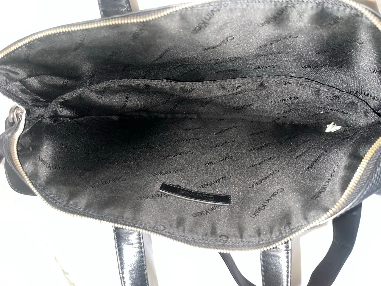 Bolsa pasta Calvin Klein   - Foto 2