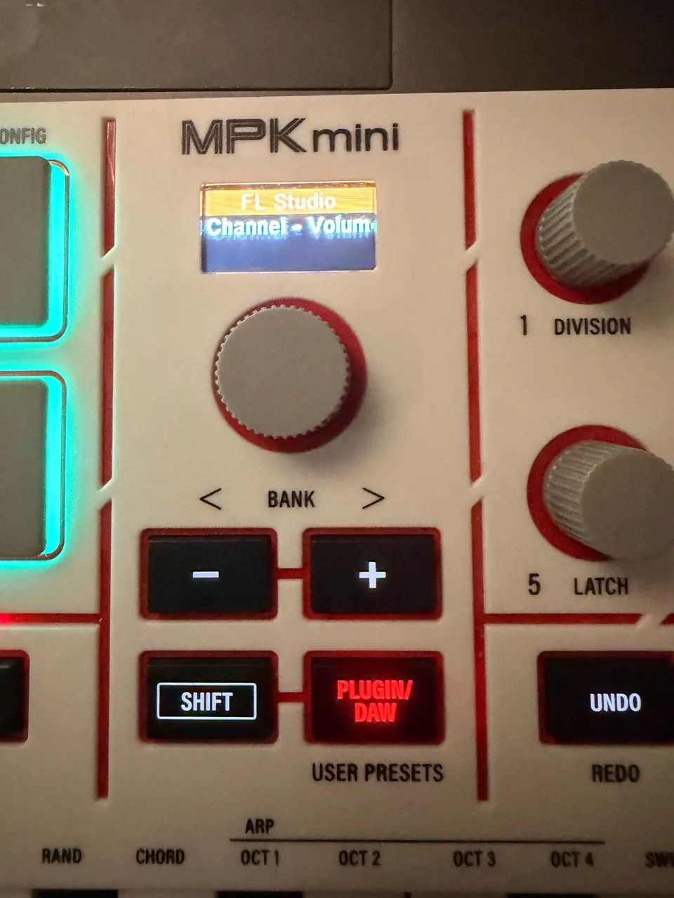 Teclado Midi MPK Mini MK4 - Foto 4