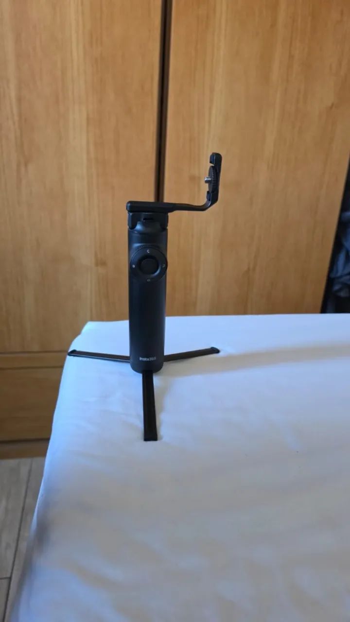 Câmera Insta360 X5 Essential Bundle + acessórios - Foto 4