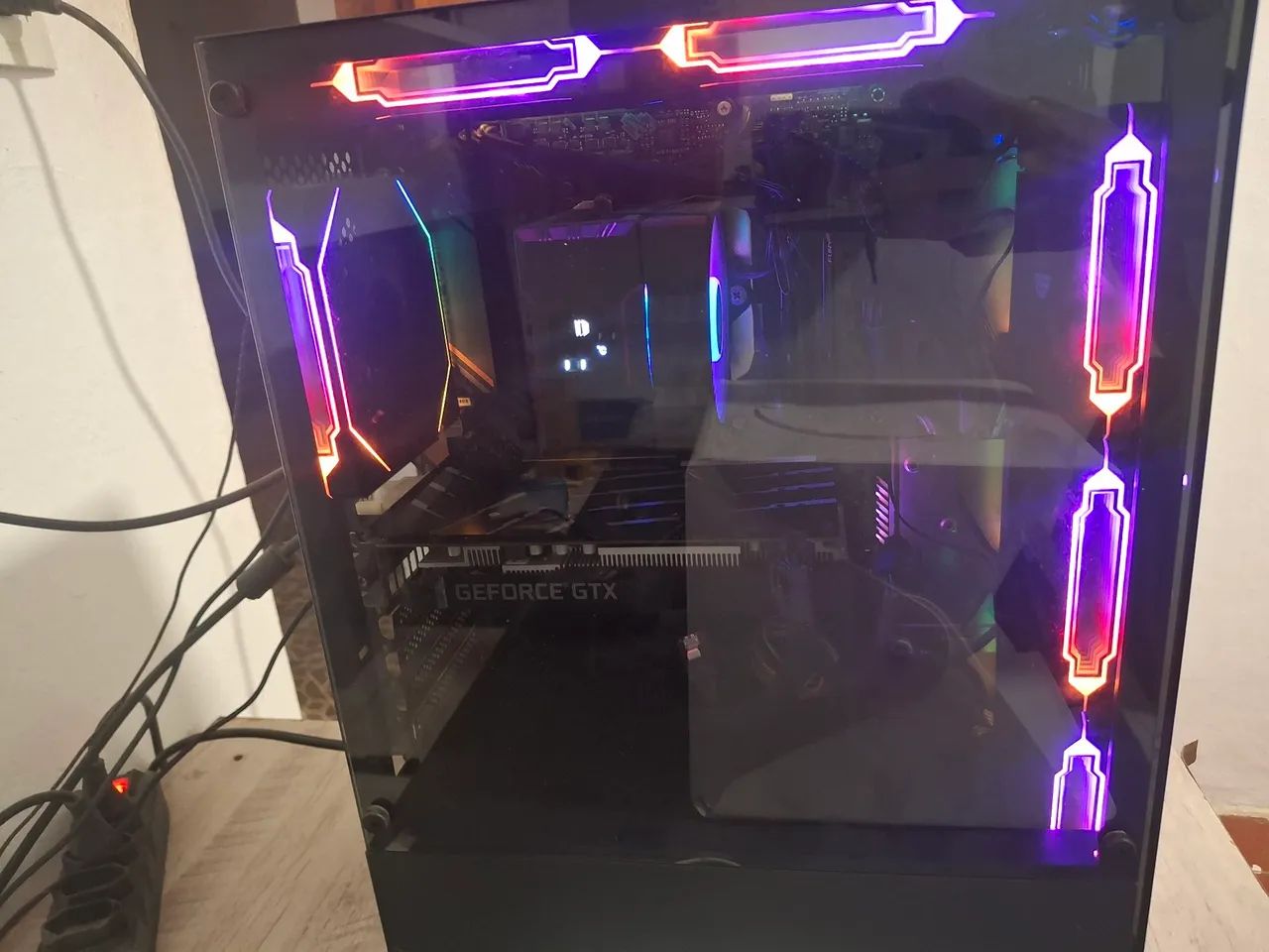 Vende se computador com defeito, 2500R$. LEIA A DESCRIÇÃO!!