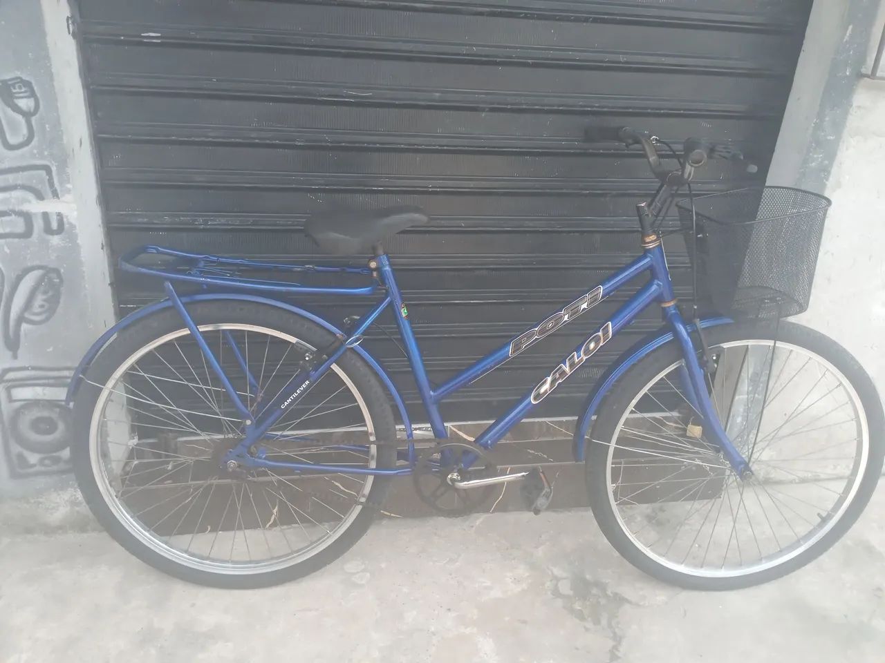 Vendo uma bicicleta aro 26 normal 
