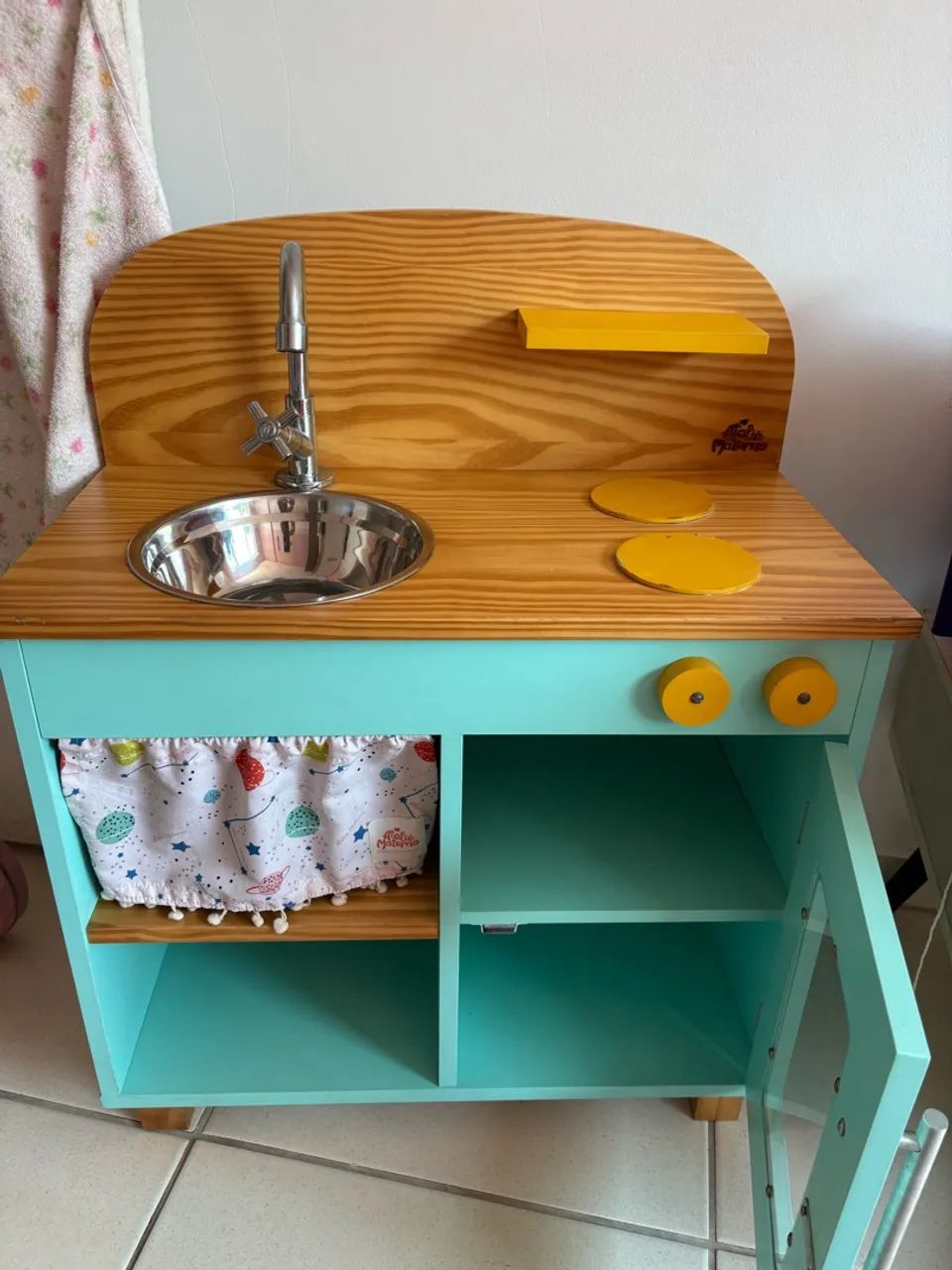 Mini cozinha de madeira