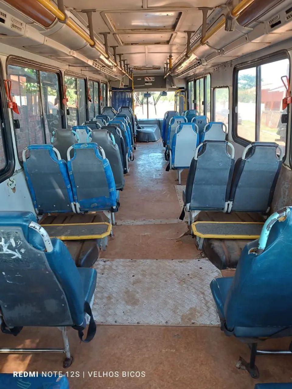 Ônibus 2009 Gran via troco por Kombi ou estrada - Foto 2