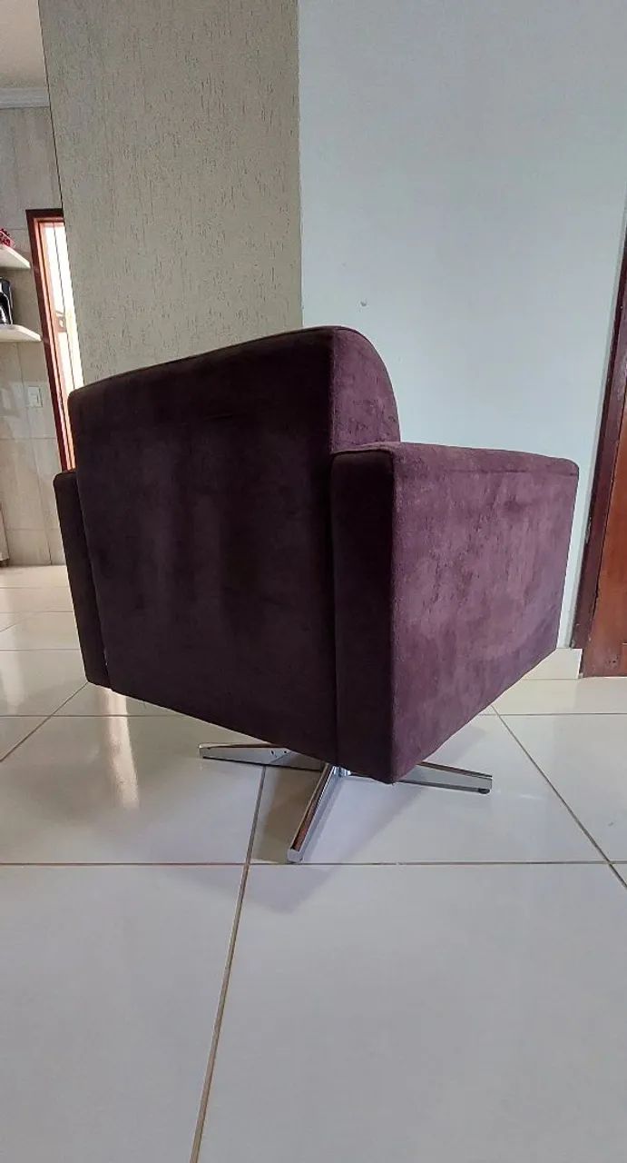 Poltrona de luxo em suede giratória com base square metálica  - Foto 3
